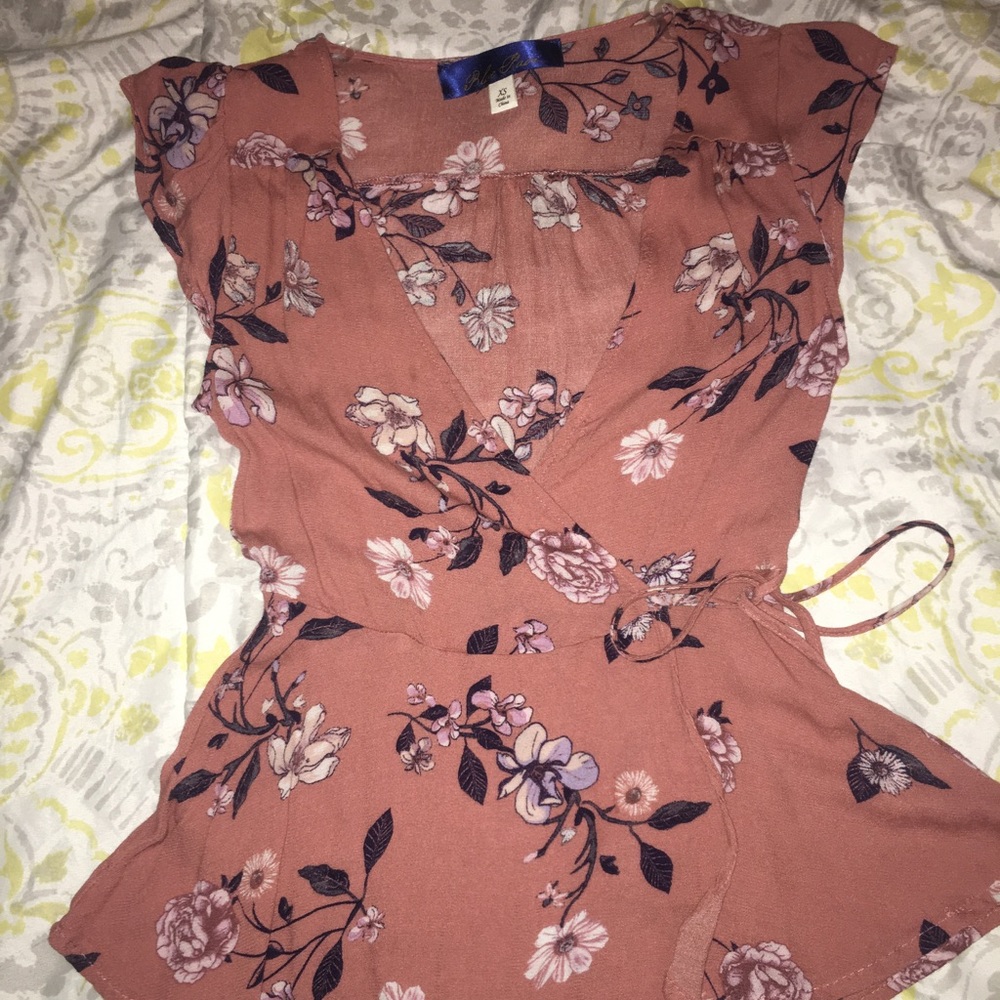 Francesca's Flower Print Blouse ✨